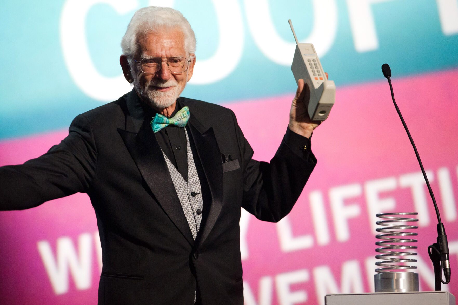 1973: Martin Cooper